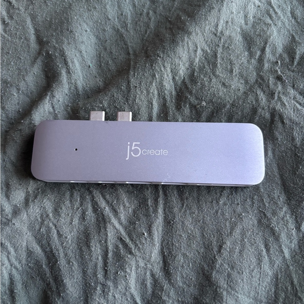 j5create UltraDrive Thunderbolt 3 USB Type-C Mini Dock for MacBook Pro - JCD382